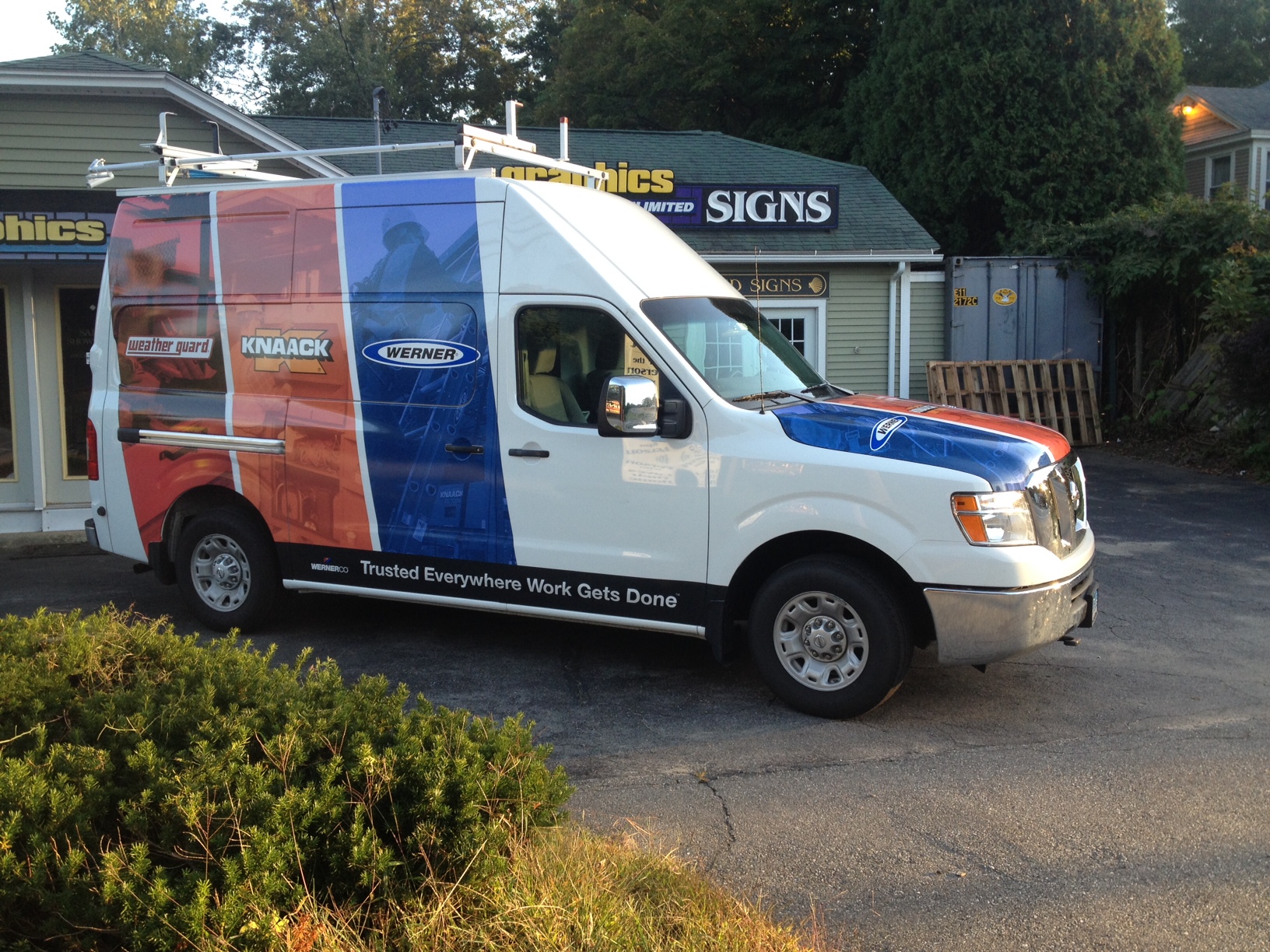 Vehicle Lettering and Wraps